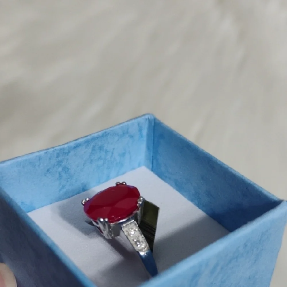 SALE! Radiant 10kt Solid White Gold Genuine Ruby & Diamond Engagement Ring - Picture 15 of 16